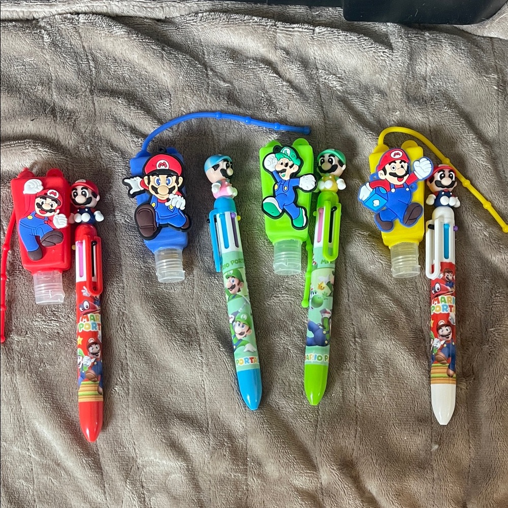 Nintendo Super Mario Character Pens and hand sanitizer Set or 4 each new